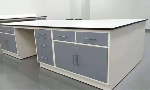 靜默守護者：防 靜電工作（zuò）台如何（hé）成為現代工業的無名英雄